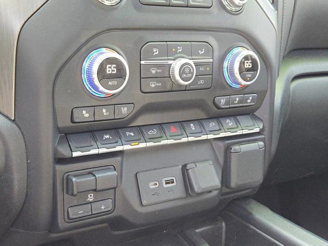 Photo of 2022 Onyx Black GMC Sierra 1500
