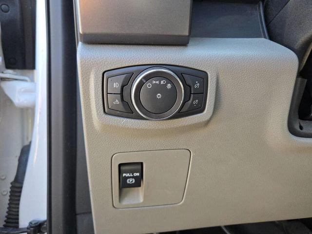 Photo of 2018 Oxford White Ford F-150