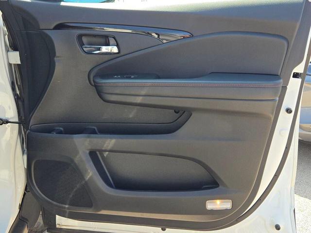 Photo of 2022 Platinum White Pearl Honda Ridgeline