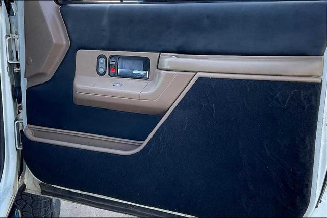 Photo of 1994 Summit White Chevrolet Blazer