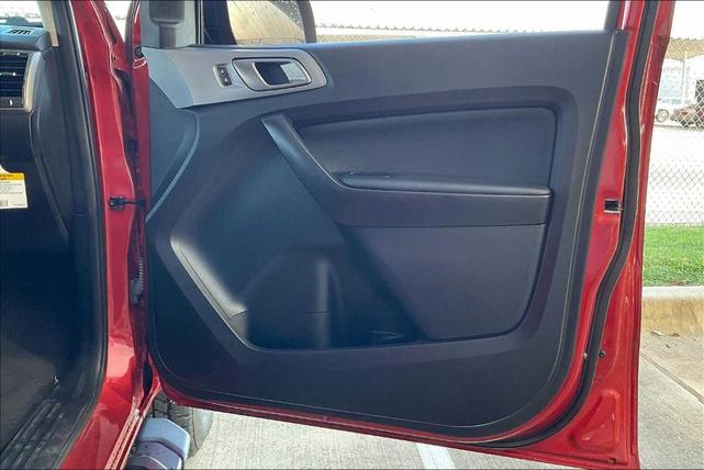 Photo of 2023 Hot Pepper Red Metallic Tinted Clearcoat Ford Ranger