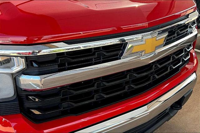 Photo of 2023 Red Chevrolet Silverado 1500