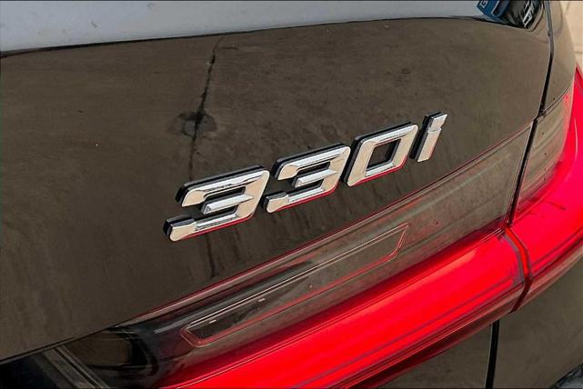 Photo of 2020 Jet Black BMW 330