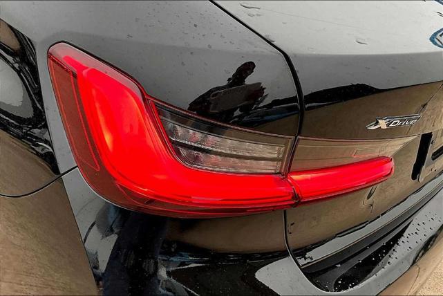 Photo of 2020 Jet Black BMW 330
