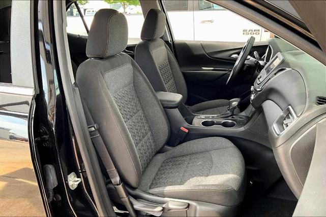 Photo of 2023 Mosaic Black Metallic Chevrolet Equinox