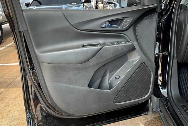 Photo of 2023 Mosaic Black Metallic Chevrolet Equinox