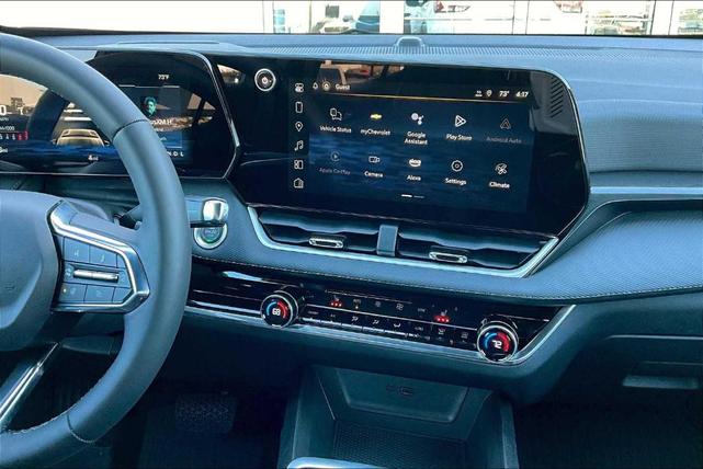 Photo of 2025 Black Chevrolet Equinox