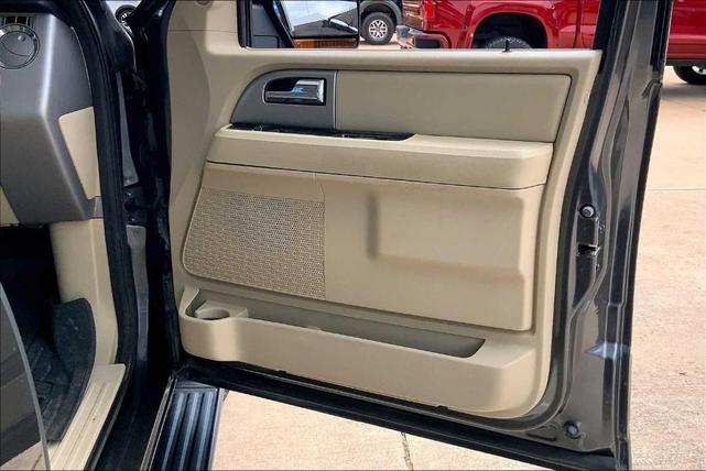 Photo of 2017 Magnetic Ford Expedition