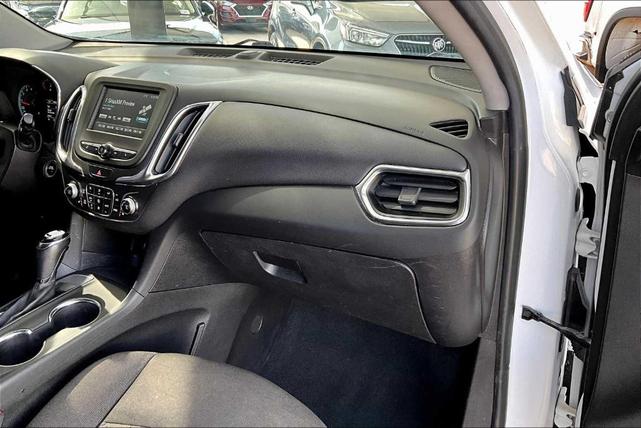 Photo of 2018 Summit White Chevrolet Equinox
