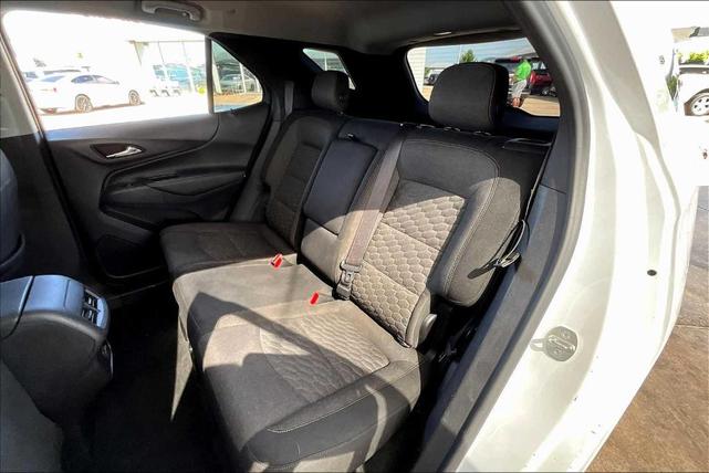 Photo of 2018 Summit White Chevrolet Equinox