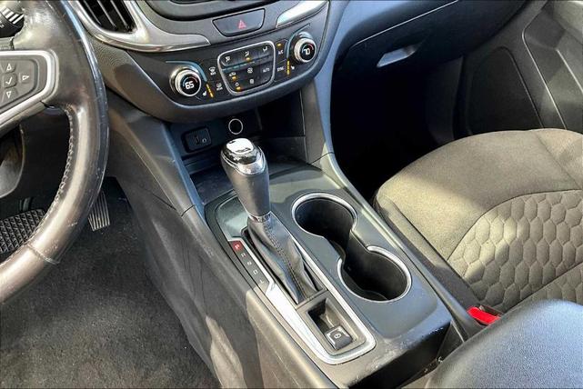 Photo of 2018 Summit White Chevrolet Equinox