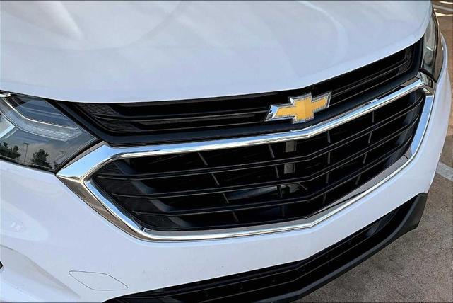 Photo of 2018 Summit White Chevrolet Equinox