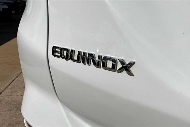 Photo of 2018 Summit White Chevrolet Equinox