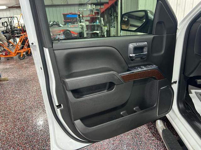 Photo of 2018 WHITE GMC Sierra 1500