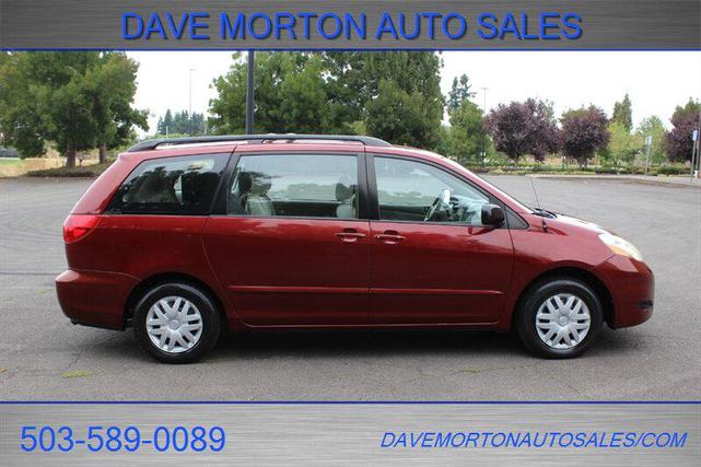 Photo of 2006 Natural White Toyota Sienna