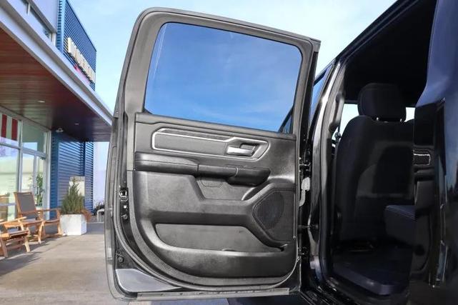 Photo of 2022 Diamond Black Crystal Pearlcoat RAM 1500