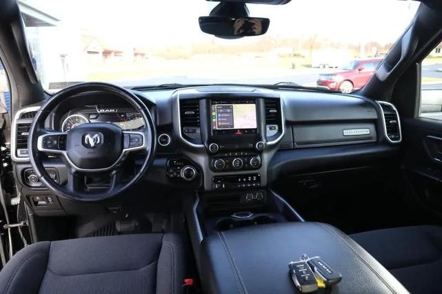 Photo of 2022 Diamond Black Crystal Pearlcoat RAM 1500