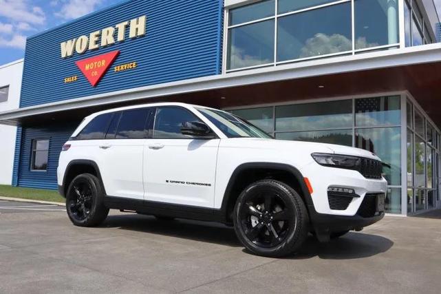 Photo of 2023 Bright White Clearcoat Jeep Grand Cherokee