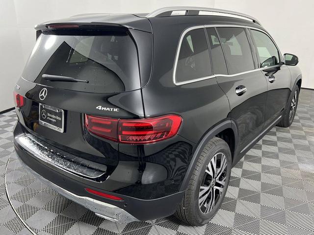 Photo of 2024 Night Black Mercedes-Benz GLB 250