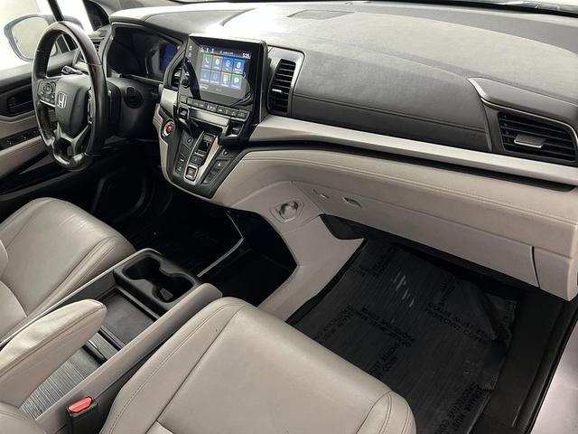 Photo of 2018 Lunar Silver Metallic Honda Odyssey