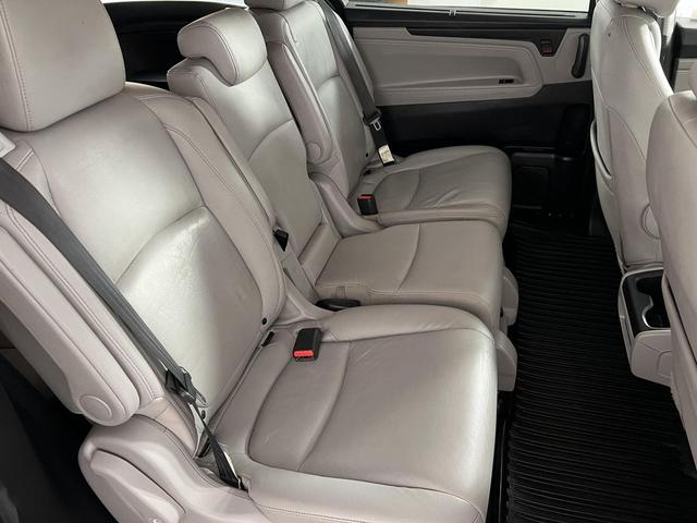 Photo of 2018 Lunar Silver Metallic Honda Odyssey