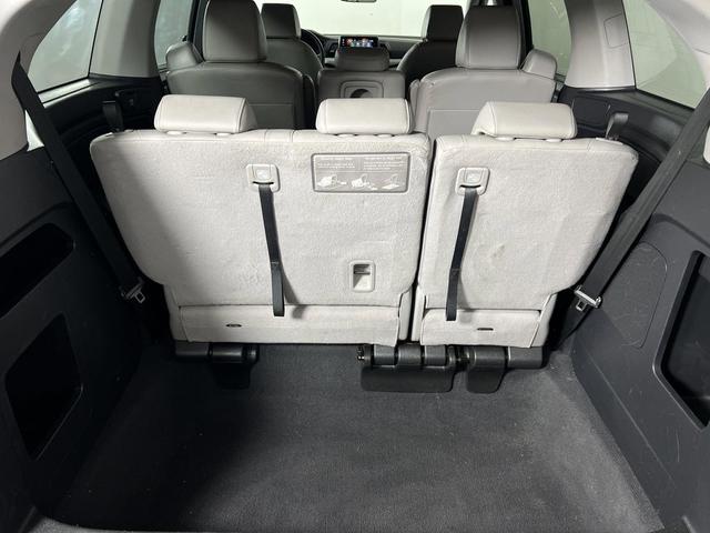 Photo of 2018 Lunar Silver Metallic Honda Odyssey