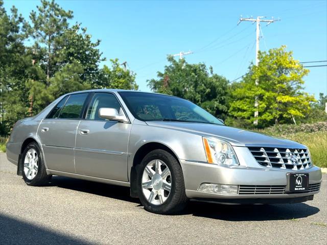 Photo of 2006 Beige Cadillac DTS