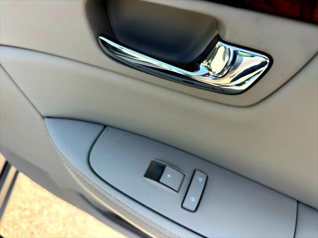 Photo of 2006 Beige Cadillac DTS