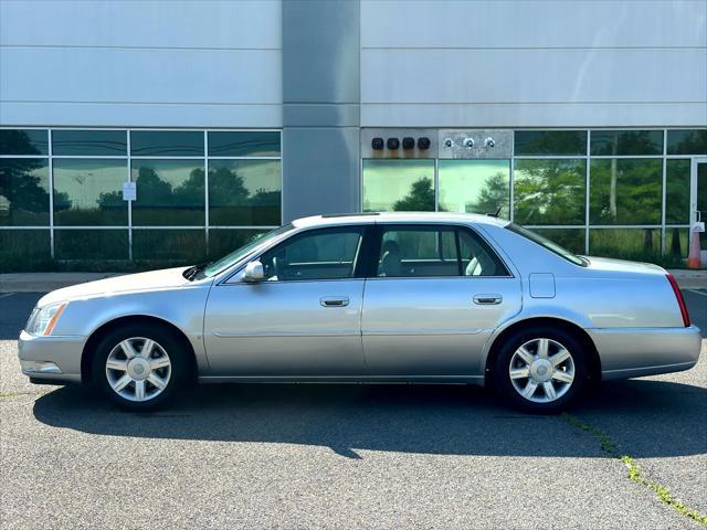 Photo of 2006 Beige Cadillac DTS