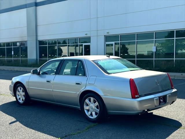 Photo of 2006 Beige Cadillac DTS