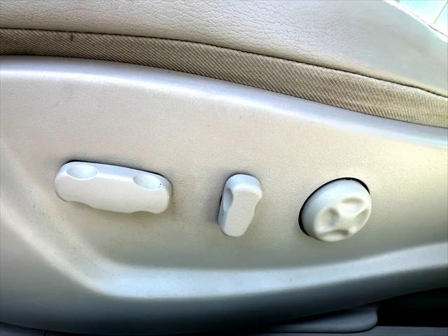 Photo of 2006 Beige Cadillac DTS