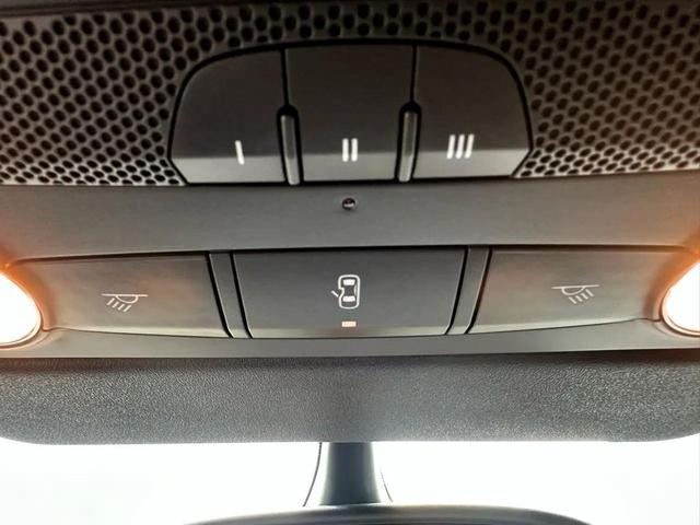 Photo of 2008 Brilliant Black/Black Roof Audi TT