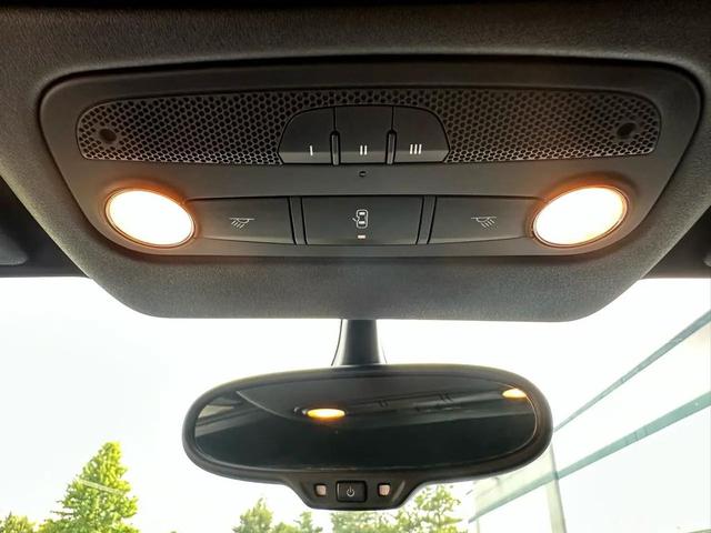 Photo of 2008 Brilliant Black/Black Roof Audi TT