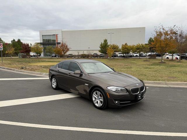 Photo of 2013 Mojave Metallic BMW 528