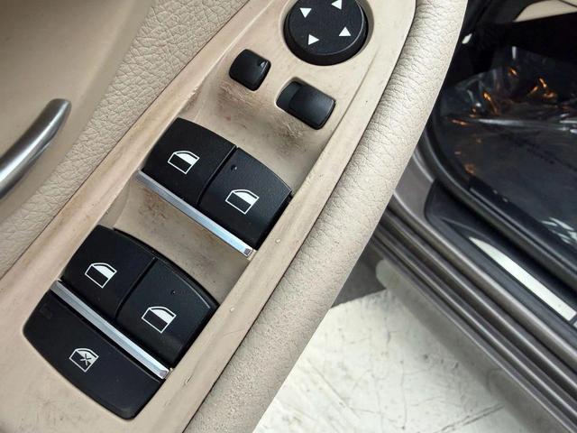 Photo of 2013 Mojave Metallic BMW 528