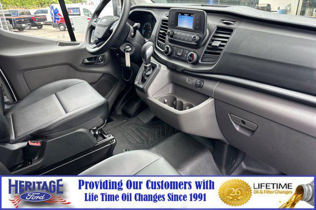 Photo of 2025 Oxford White Ford Transit-350