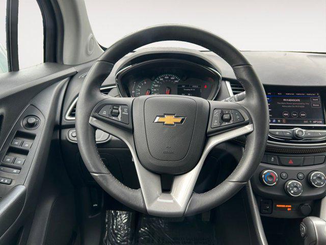Photo of 2022 Silver Ice Metallic Chevrolet Trax