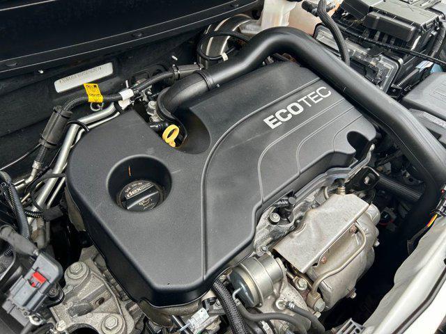Photo of 2019 Summit White Chevrolet Equinox