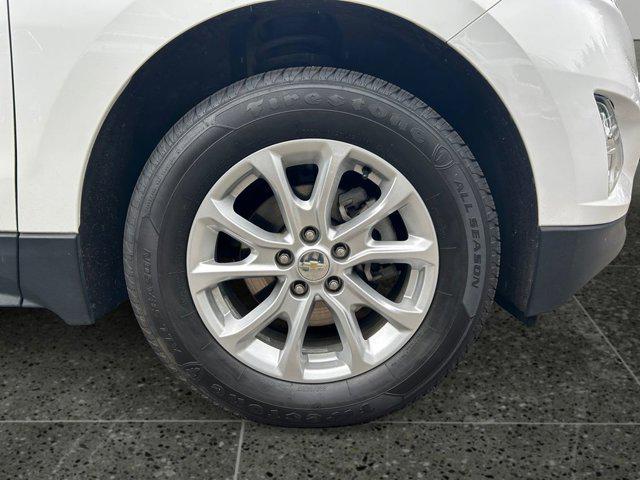 Photo of 2019 Summit White Chevrolet Equinox