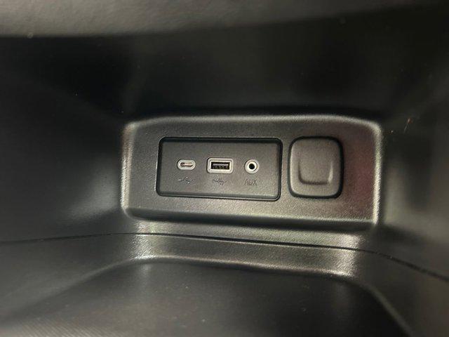 Photo of 2019 Summit White Chevrolet Equinox