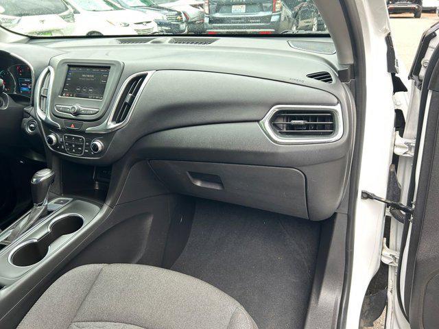 Photo of 2019 Summit White Chevrolet Equinox