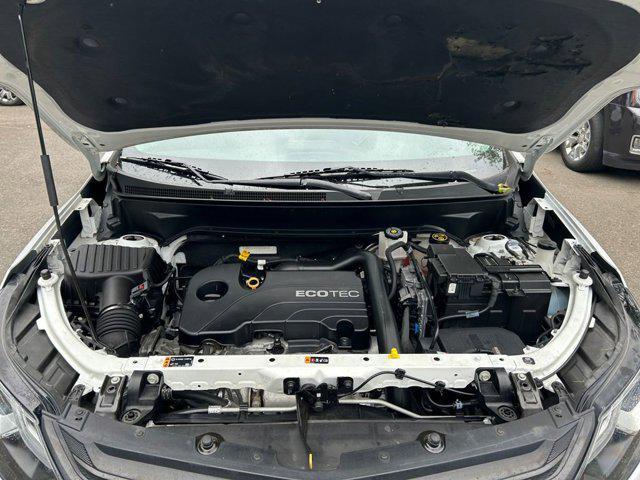 Photo of 2019 Summit White Chevrolet Equinox