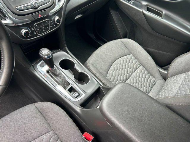 Photo of 2019 Summit White Chevrolet Equinox