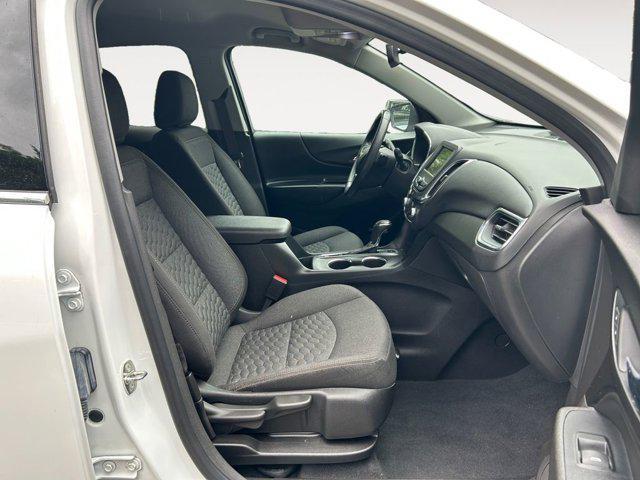 Photo of 2019 Summit White Chevrolet Equinox