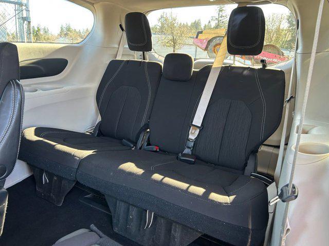 Photo of 2023 Granite Crystal Metallic Clearcoat Chrysler Voyager