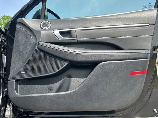 Photo of 2022 Phantom Black Hyundai SONATA