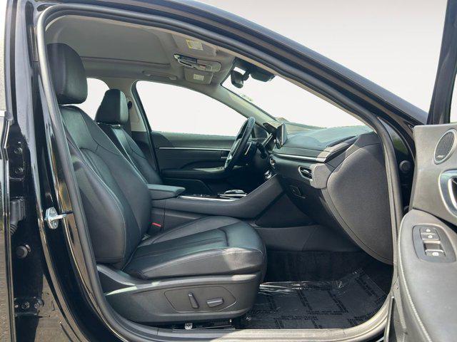 Photo of 2022 Phantom Black Hyundai SONATA