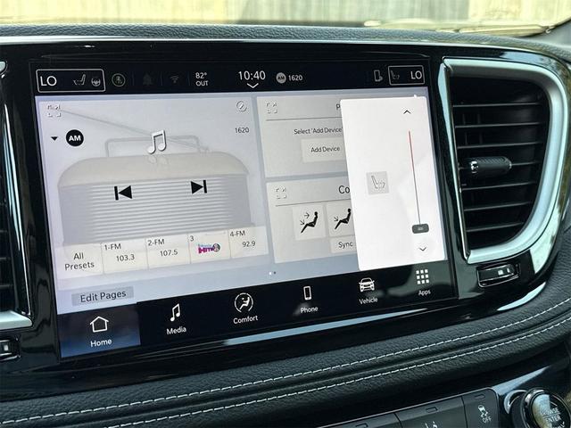 Photo of 2025 Ceramic Gray Clearcoat Chrysler Pacifica