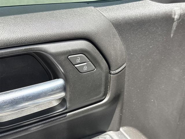 Photo of 2021 Pacific Blue Metallic GMC Sierra 1500