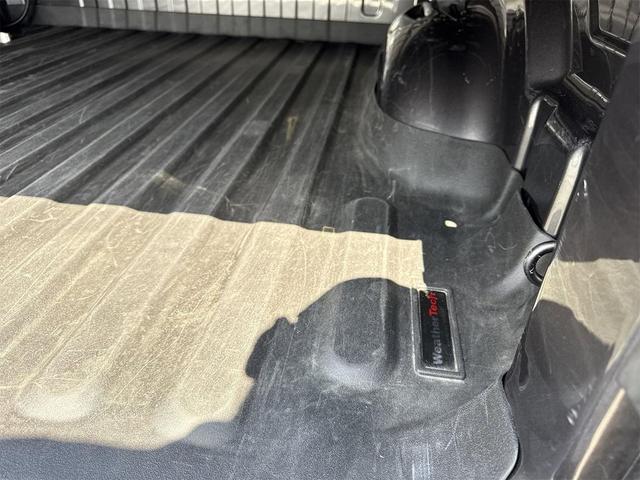 Photo of 2023 Granite Crystal Metallic Clearcoat RAM 1500